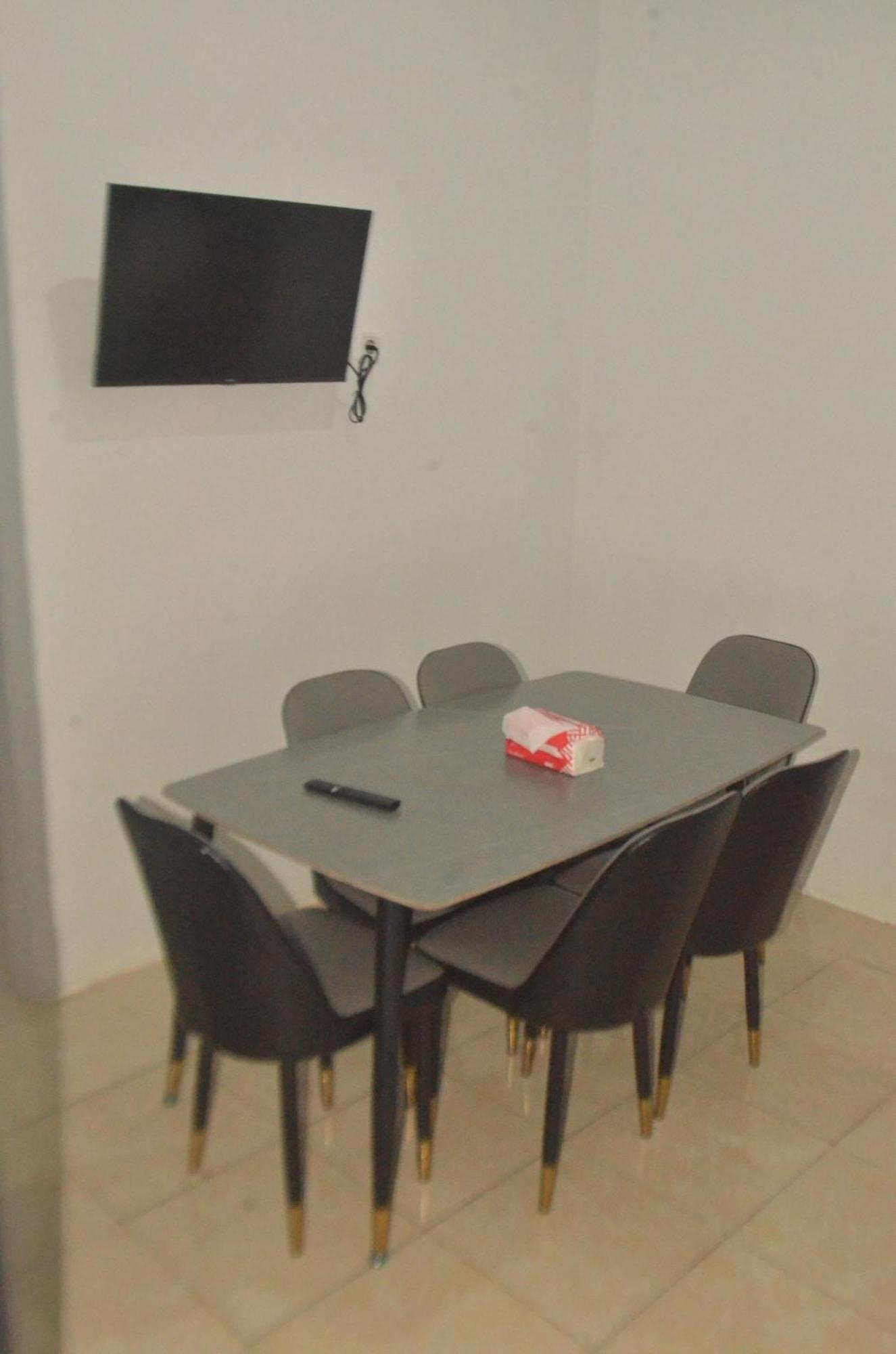 Baronda Guest House Sorong Exterior foto