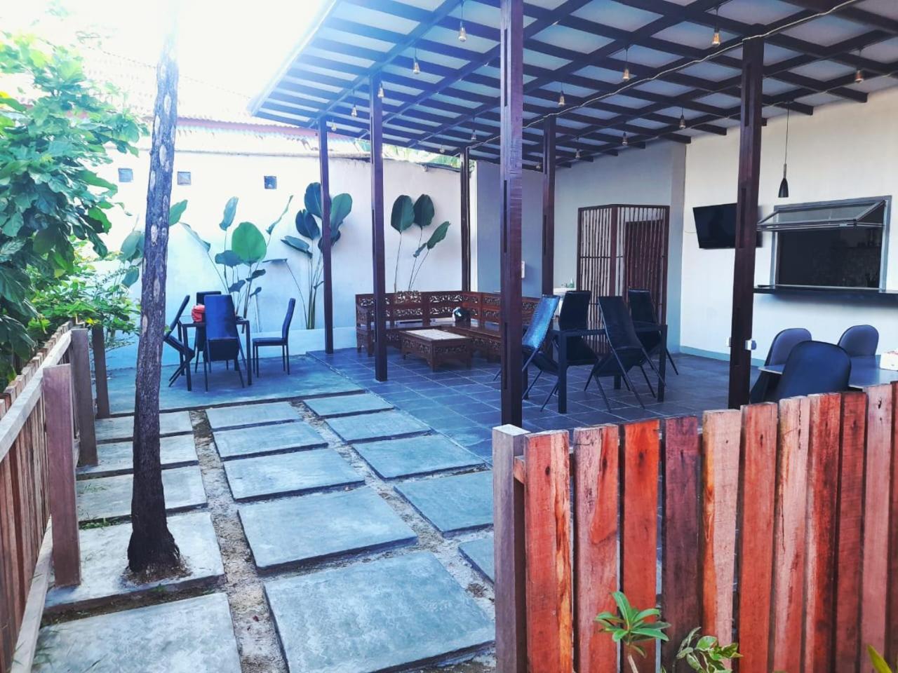 Baronda Guest House Sorong Exterior foto