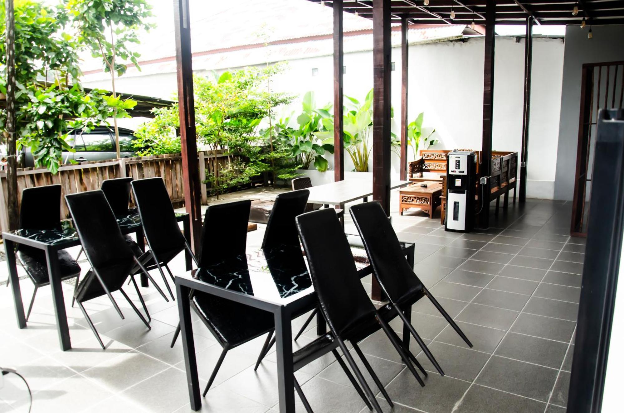 Baronda Guest House Sorong Exterior foto