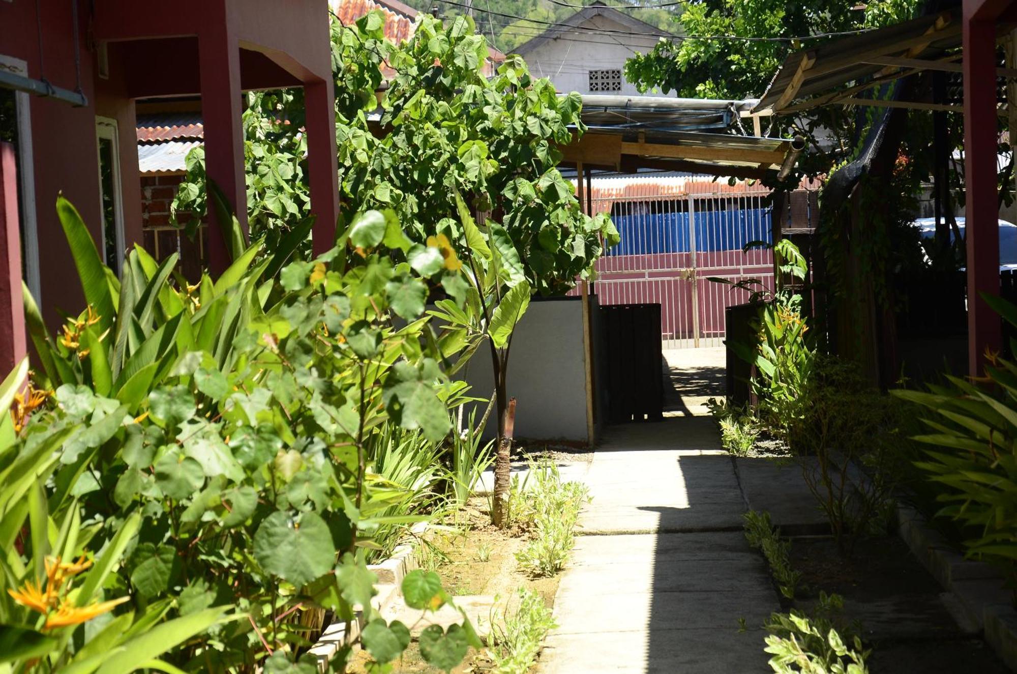 Baronda Guest House Sorong Exterior foto